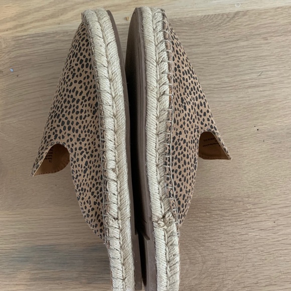 Cheetah spotted slip on sandals - Picture 4 of 4